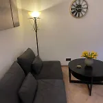 Relax In A Historic Oasis Retreat Apartment
