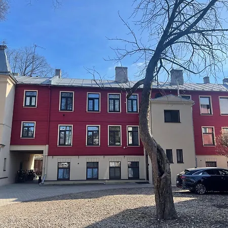 Relax In A Historic Oasis Retreat Appartement Riga
