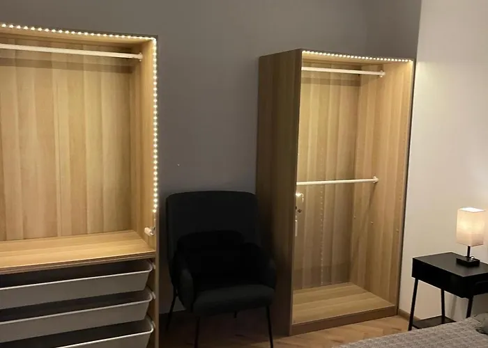 Relax In A Historic Oasis Retreat Apartment