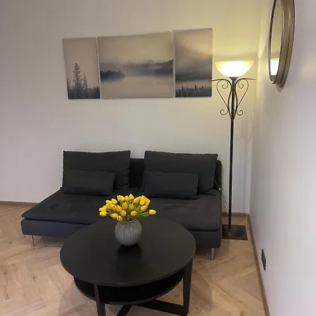 Relax In A Historic Oasis Retreat Apartment