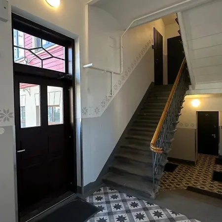 Relax In A Historic Oasis Retreat Dzīvoklis Riga